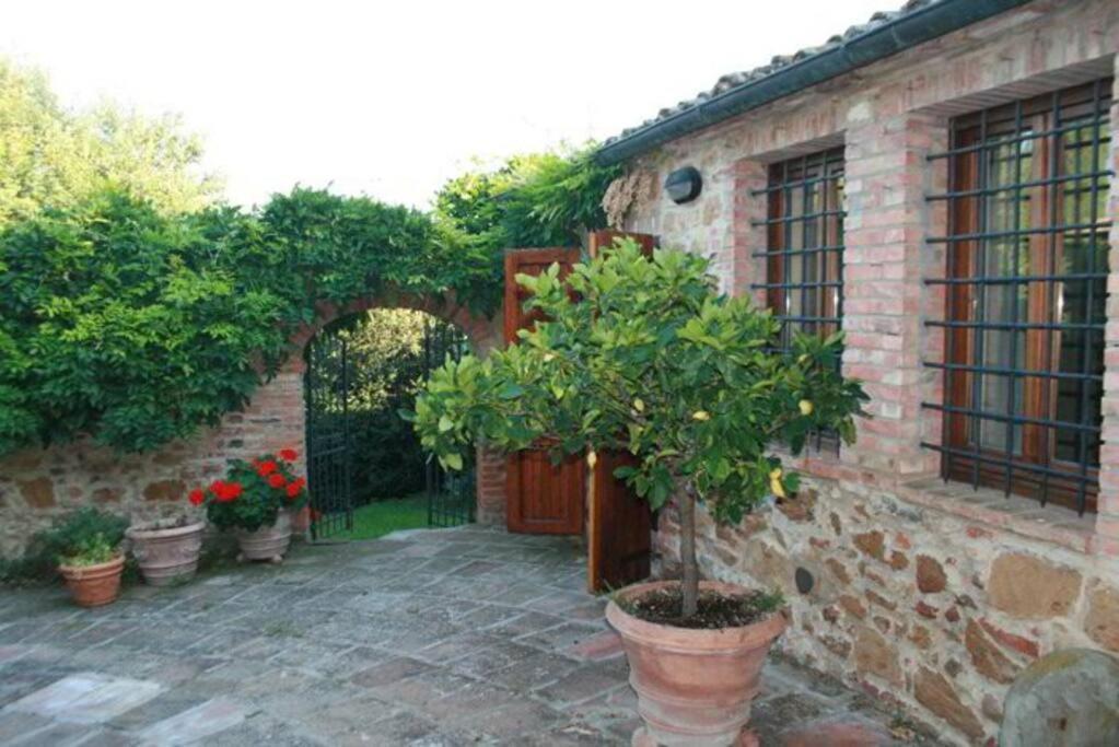 Podere Gli Oppi Toscana Villa Petroio Esterno foto