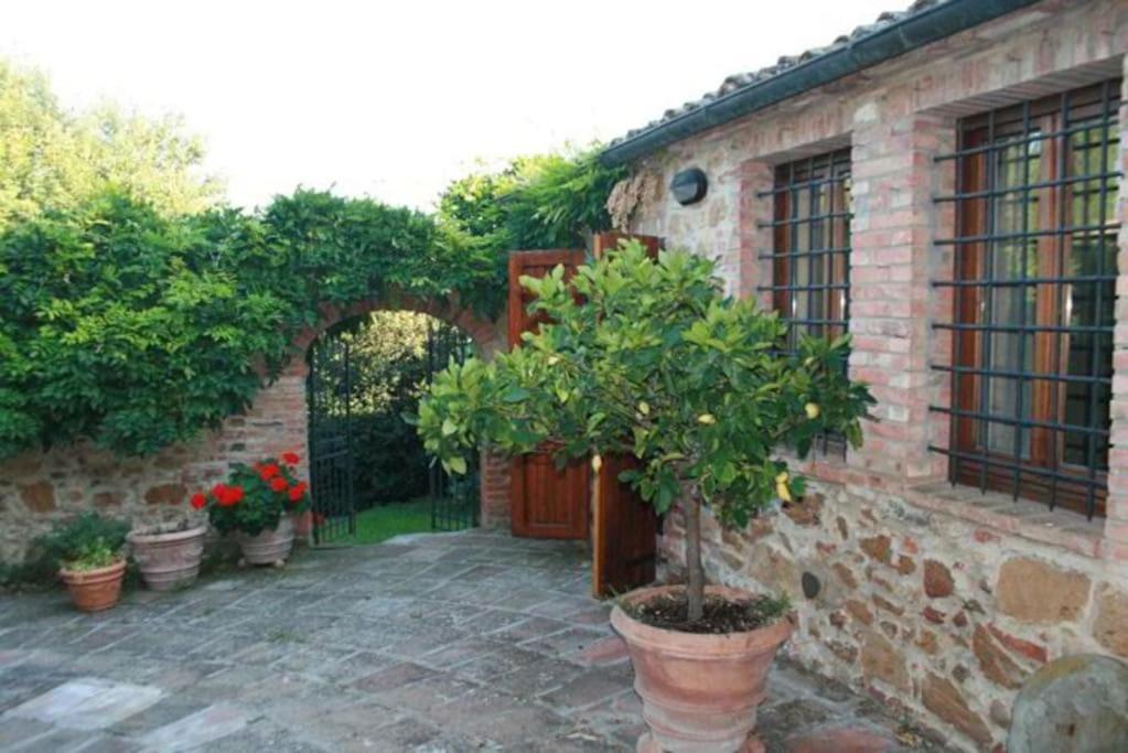 Podere Gli Oppi Toscana Villa Petroio Esterno foto